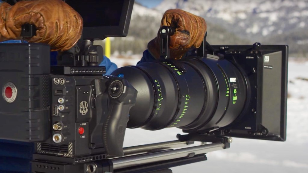 ARRI Signature Zoom sur une caméra RED