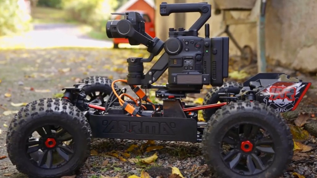 Le camion ARRMA RC avec le DJI Ronin 4D.  Photo : Peter Lindgren