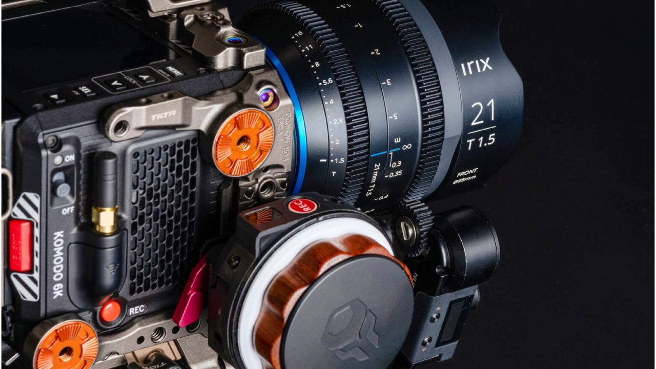Objectif plein format Irix Cine 21 mm T1.5 sur le RED Komodo.  Photo : Irix