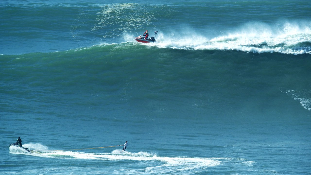 BTS de vague de 100 pieds.  Photo : Michael Pricket