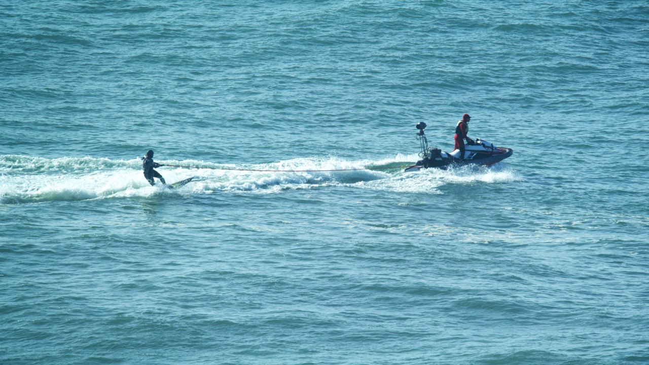 BTS de vague de 100 pieds.  Photo : Michael Pricket