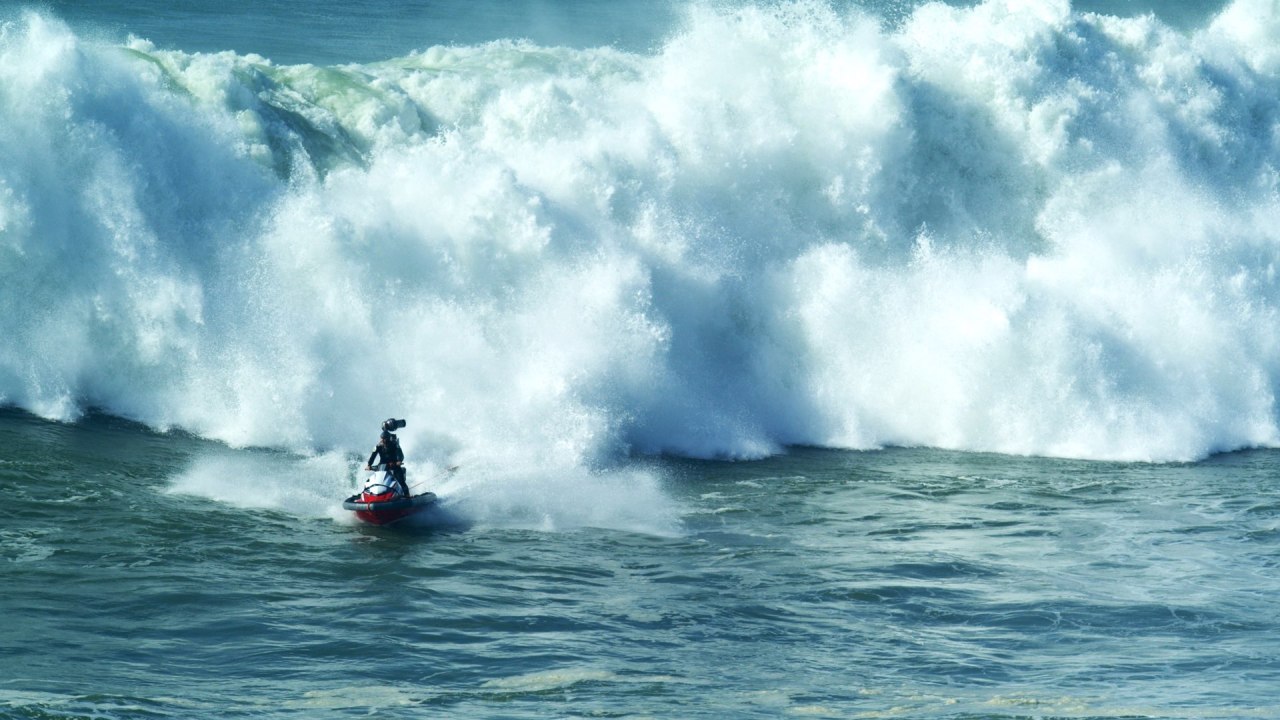 BTS de vague de 100 pieds.  Photo : Michael Pricket