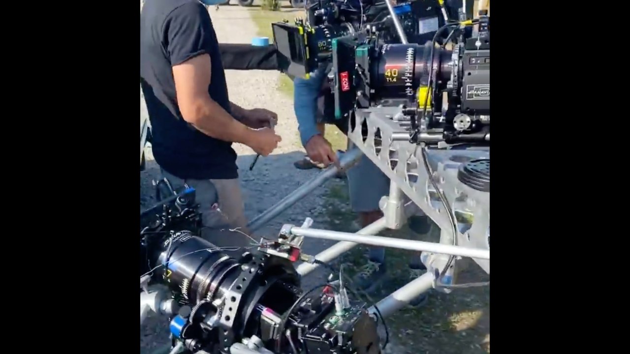 BTS Dévotion : Panavision DXL2.  Photo : Jessica Clarke-Nash SOC