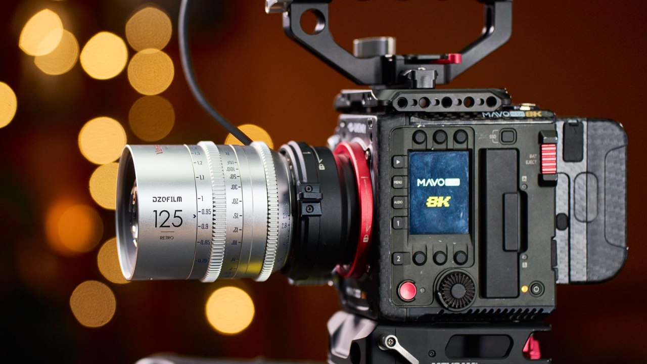 Le DZOFILM Vespid Retro Cine Prime sur le Kinefinity MAVO Edge 8K.  Photo : DZOFILM